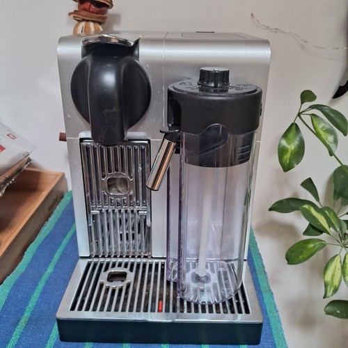 Nespresso lattissima pro - nespresso,
