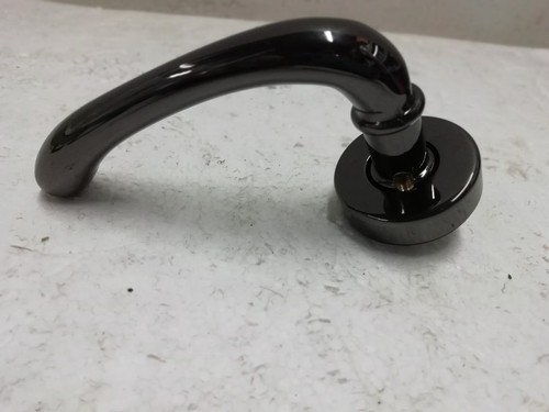 Maniglia per porte alta - per, di