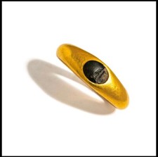 anello antico romano in oro e onice