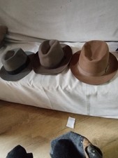 TRE CAPPELLI A ALDA DI ALTA QUALITA DI CUI UUNO MARCA BORSALINO