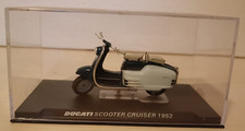 MODELLINO MOTO 1:24 DUCATI SCOOTER CRUISER 1952 Box in plexiglass