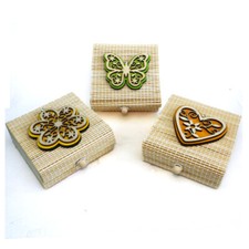 33379 Bomboniere Scatolina per confetti in bambù Cuore Farfalla Fiore Confettata