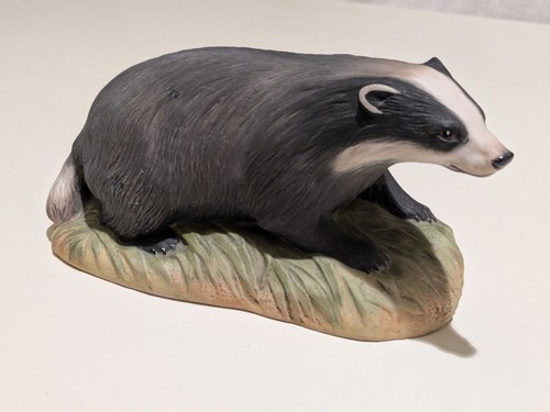 Aynsley badger figurine - badger,