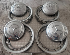 Mercedes Heckflosse Codine W110, W111, W112 Set 4 copricerchi decorativi da 13''
