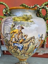 Antico vaso in maiolica italiana Castelli XIX secolo dipinto a mano serpente manici