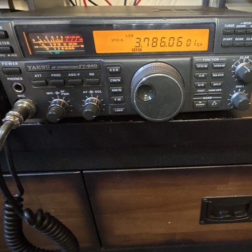 Yaesu 840 all - hf, all-mode