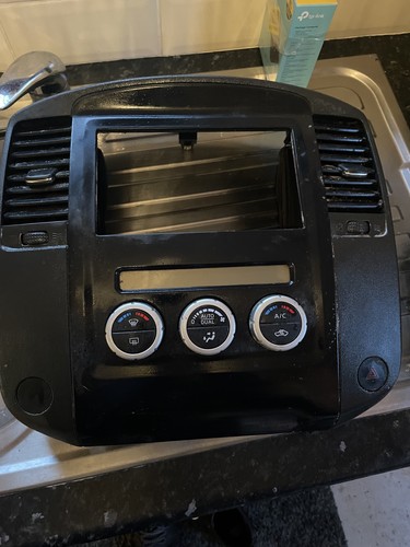 Nissan navara radio surround - nissan,