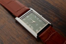 orologio vintage Seiko slim tank quarzo uomo quadrante verde pelle marrone chiaro elegante