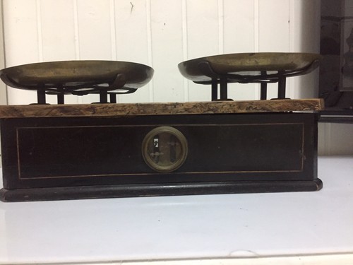 Antica bilancia legno due - antica,