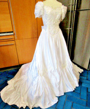 ABITO DA SPOSA E VELO BIANCO