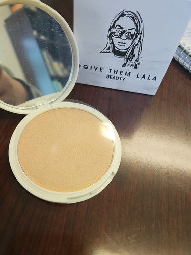 Nuovo con scatola give them - give,