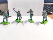 4 Soldatini Britains Deetail