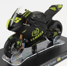 MODELLINO MOTO STATICO YAMAHA M1 TEST SEPANG MOTOGP 2007 VALENTINO ROSSI 1/18