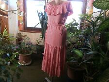 Abito di cotone morbido,a righe bianco-rosso taglia 42/44 ,del 1977  con balze