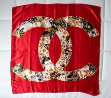 Foulard Chanel in Seta Rosso