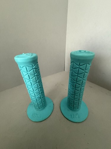 Bubble font grips - font,