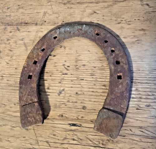 Antico ferro cavallo - di,