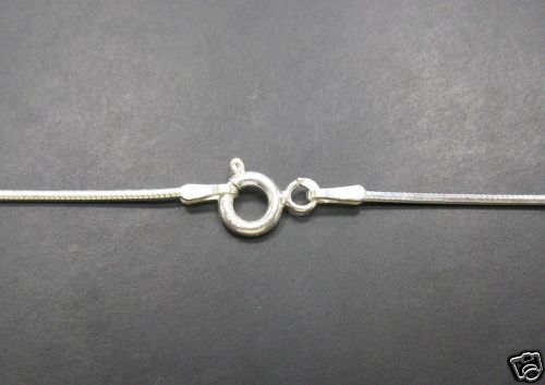 Elegante catena serpente