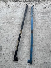 Coppia guide telaio finestrino