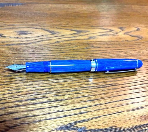 Delta virtuosa fountain pen - delta, b