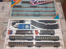 Trenino passeggeri Lima con E 645 e carrozze di vario tipo.