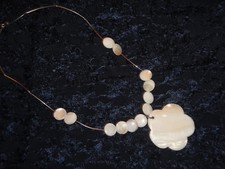 collana vintage in madreperla