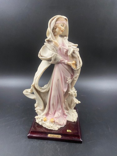 Statuetta statua figurine - statua,