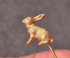 Spilla bastone coniglietto tono oro spilla cravatta bavero simpatico accessorio gioielli animali