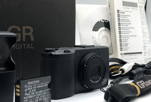 Fotocamera digitale compatta