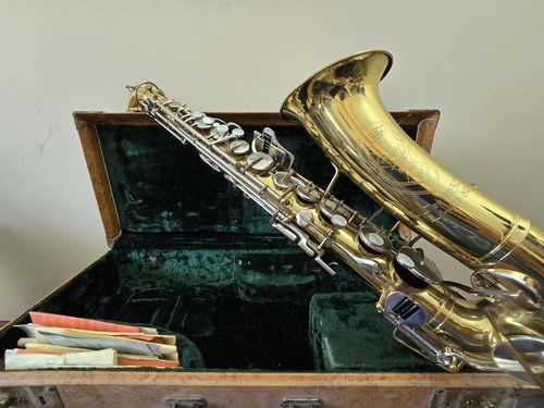 Elkhart buescher alto sax - by,