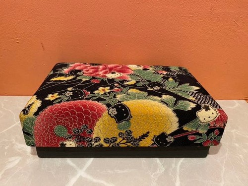 Hello kitty organizer - box, and