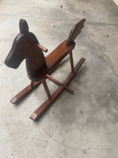 Gioco cavallo dondolo in legno