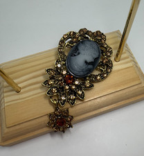 Spilla stile vittoriano cammeo