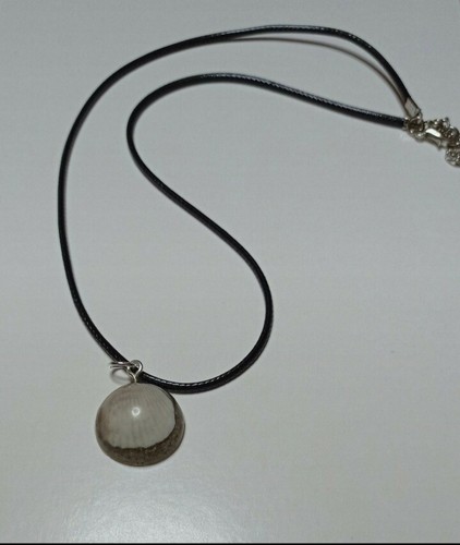 Collana con conchiglia
