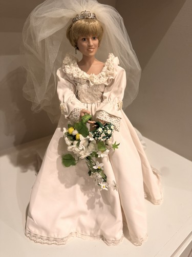 Danbury bambola matrimonio