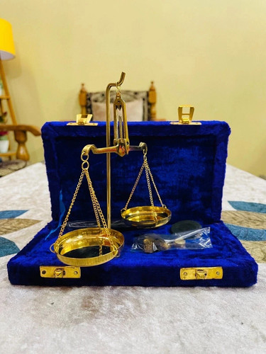 Antica bilancia ottone con - antica,