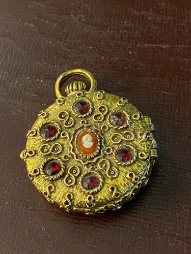 Ciondolo medaglione vintage