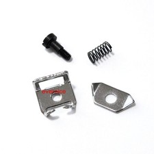 Guida pressa filettatura ago per macchina overlock 3 fili Juki MO6704