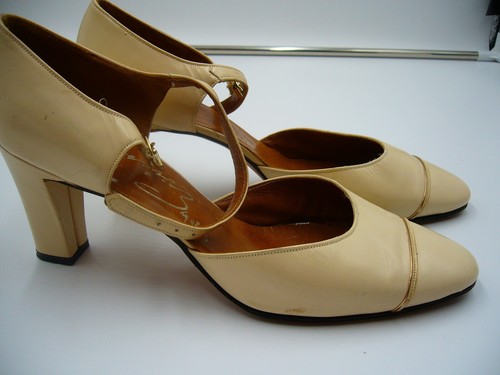 Scarpe vintage con cinturino