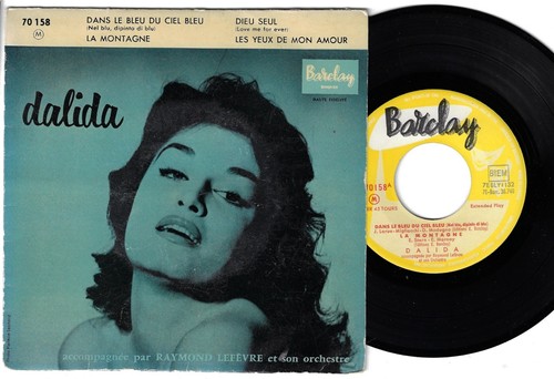 Dalida dans bleu ciel - bleu, du
