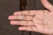 Anello con diamanti grezzi