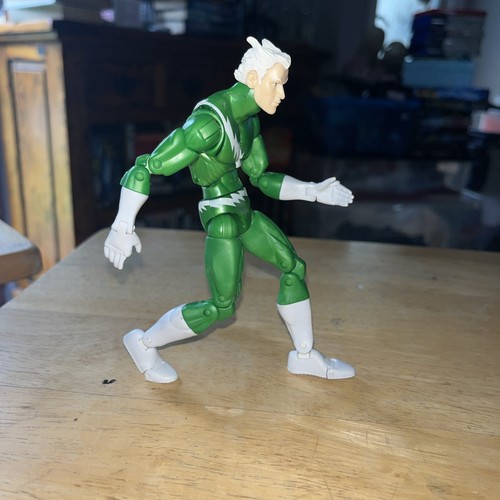 Marvel legends quicksilver - marvel,