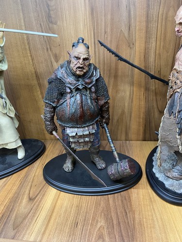 Sideshow weta orc brute statue - brute,