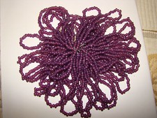 lot  +  2000 perles ancienne en verre violet broderie passementerie 4 mm sur fil