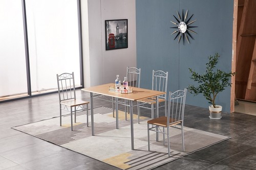 Set tavolo con - 4, effetto