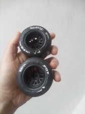 Pneumatici posteriori e ruote