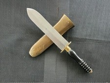 Coltello subacqueo con casco