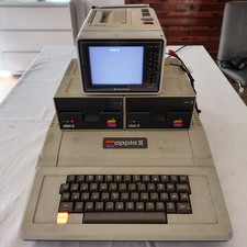 Computer APPLE II Europlus  1979 FUNZIONANTE con 2 DISK II DRIVE