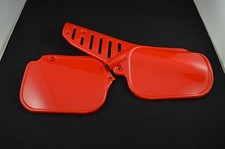 Plaques latérales 125 TM