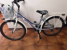 Bicicletta bambina 24 acciaio 6V con cestino anteriore e con casco -COME NUOVA